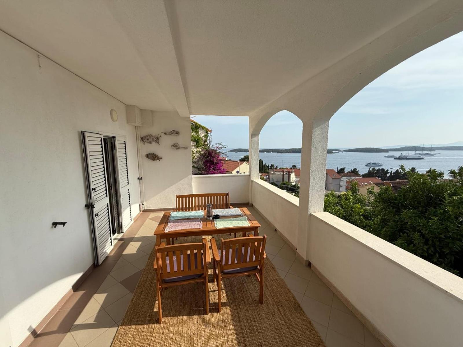 Biba Hvar Appartamento *